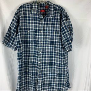 IZOD Blue Short Sleeve Button Up Size L